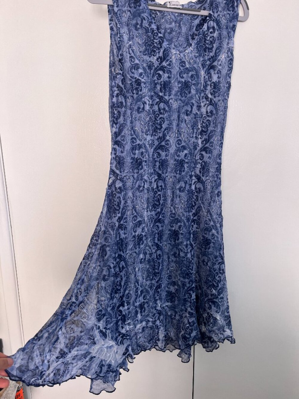 Blue paisely, Komarov dress, lined with scalloped hem — size - Picture 2 of 5